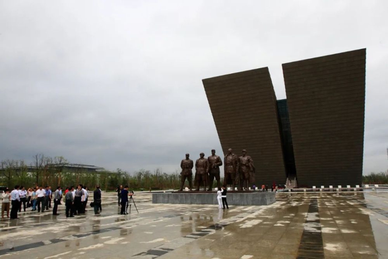 鉴往知来——跟着总书记学历史丨总书记参观这个纪念馆，有何启示？